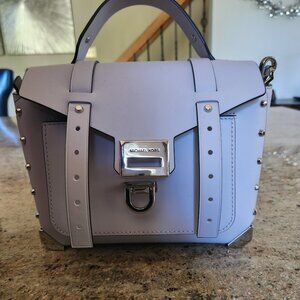 Michael Kors Medium Manhattan Crossbody NWOT in gorgeous Lavendar Mist